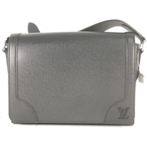 ルイ・ヴィトン タイガ ニュー・フラップ メッセンジャー ショルダーバッグ レザー ブラック M30807