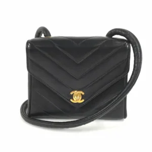 シャネル Vステッチ ショルダーバッグ ラムスキン ブラック×ゴールド金具