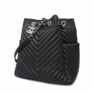 シャネル Vステッチ ショルダーバッグ レザー ブラック チャーム チェーンストラップ