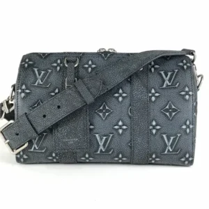 ルイ・ヴィトン モノグラム シティキーポル M21448
