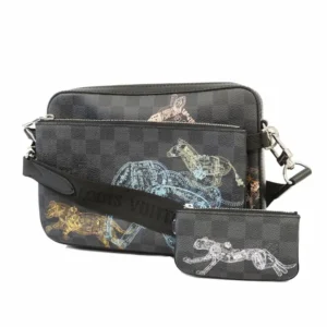 ルイ・ヴィトン ダミエ・グラフィット トリオ・メッセンジャー ショルダーバッグ PVC ブラック N58040