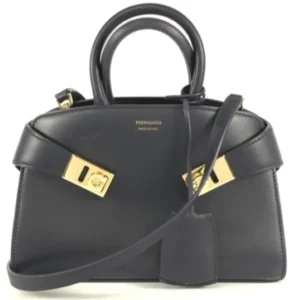 フェラガモ ハンドバッグ レザー