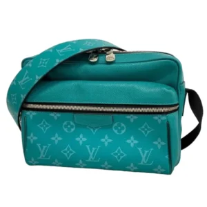 ルイ・ヴィトン タイガ モノグラム アウトドアメッセンジャー PM ショルダーバッグ M30241