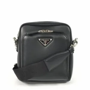 プラダ サフィアーノ ショルダーバッグ レザー ブラック