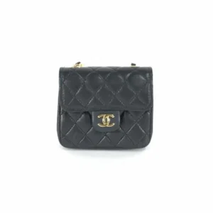 シャネル マトラッセ ポーチ レザー ブラック×ゴールド金具