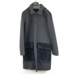 フェンディ コート ネイビー