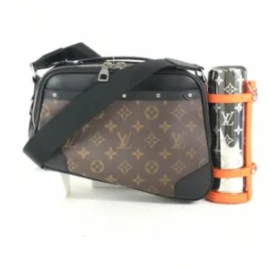 ルイ・ヴィトン モノグラムマカサー バイカーメッセンジャー ショルダーバッグ M46462