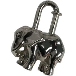 エルメス エレファント カデナチャーム キーケース キーリング メッキ シルバー金具