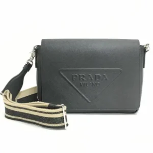 プラダ サフィアーノ ショルダーバッグ レザー ブラック