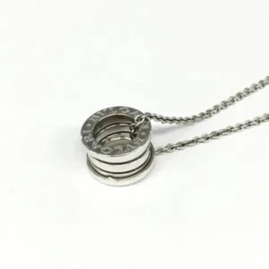 ブルガリ　ビーゼロワン　ネックレス　ネックレストップ　ホワイトゴールド