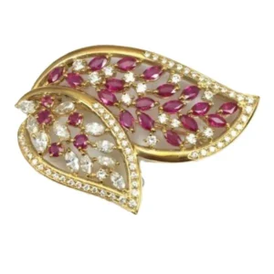 タサキ ルビー・ダイヤ ブローチ