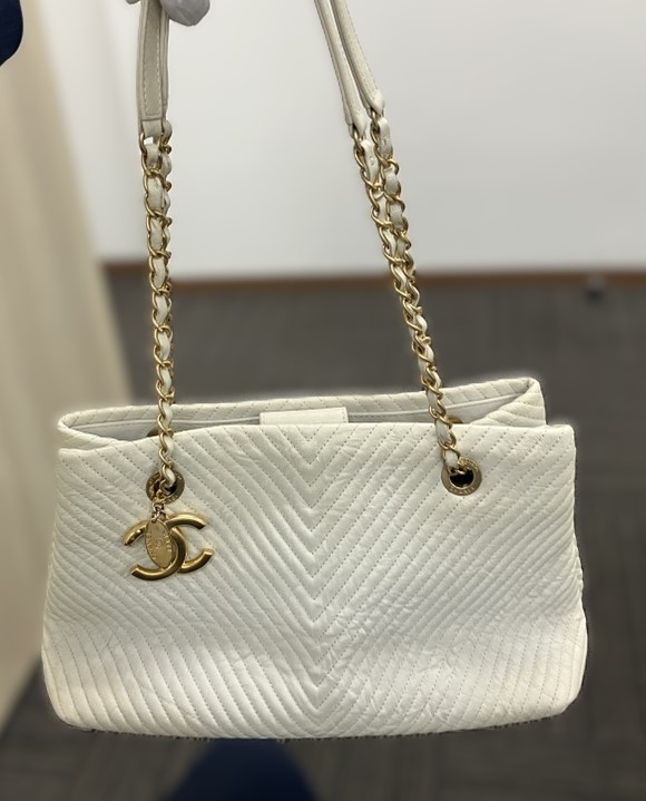 シャネル シェブロン チェーンショルダー