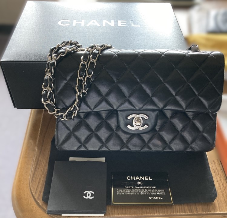 シャネル マトラッセ25 キャビアスキン