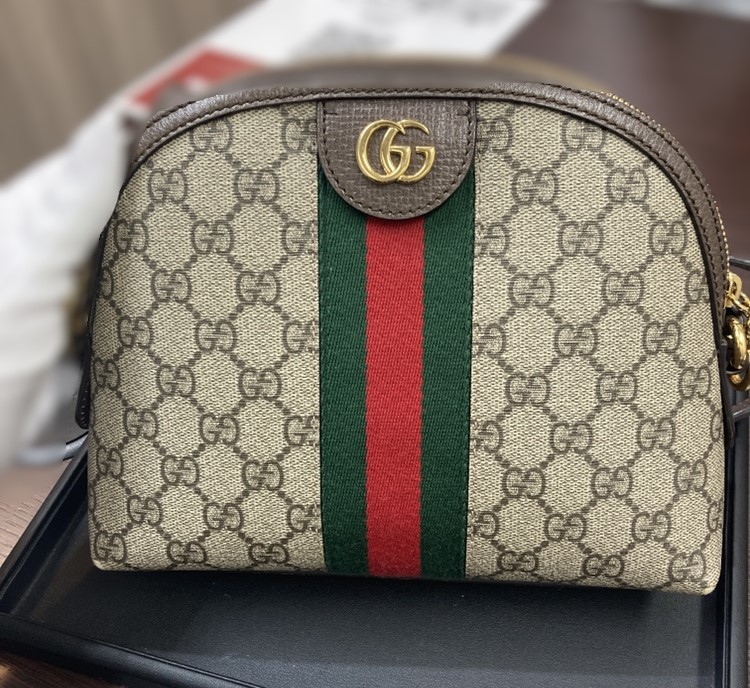グッチ GGスプリーム オフディア ショルダーバッグ