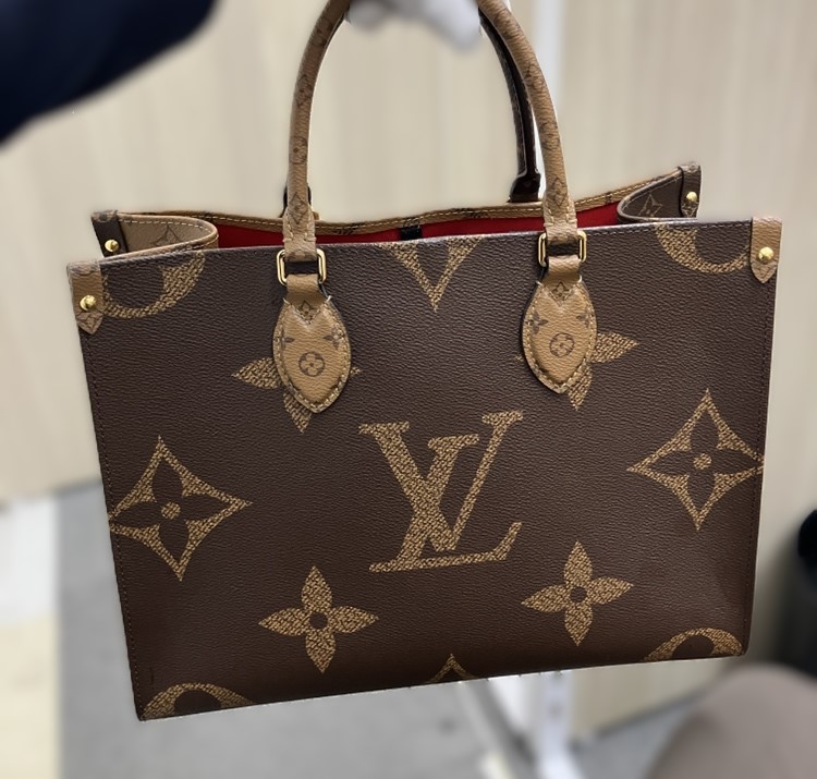 ルイ・ヴィトン モノグラム オンザゴーMM