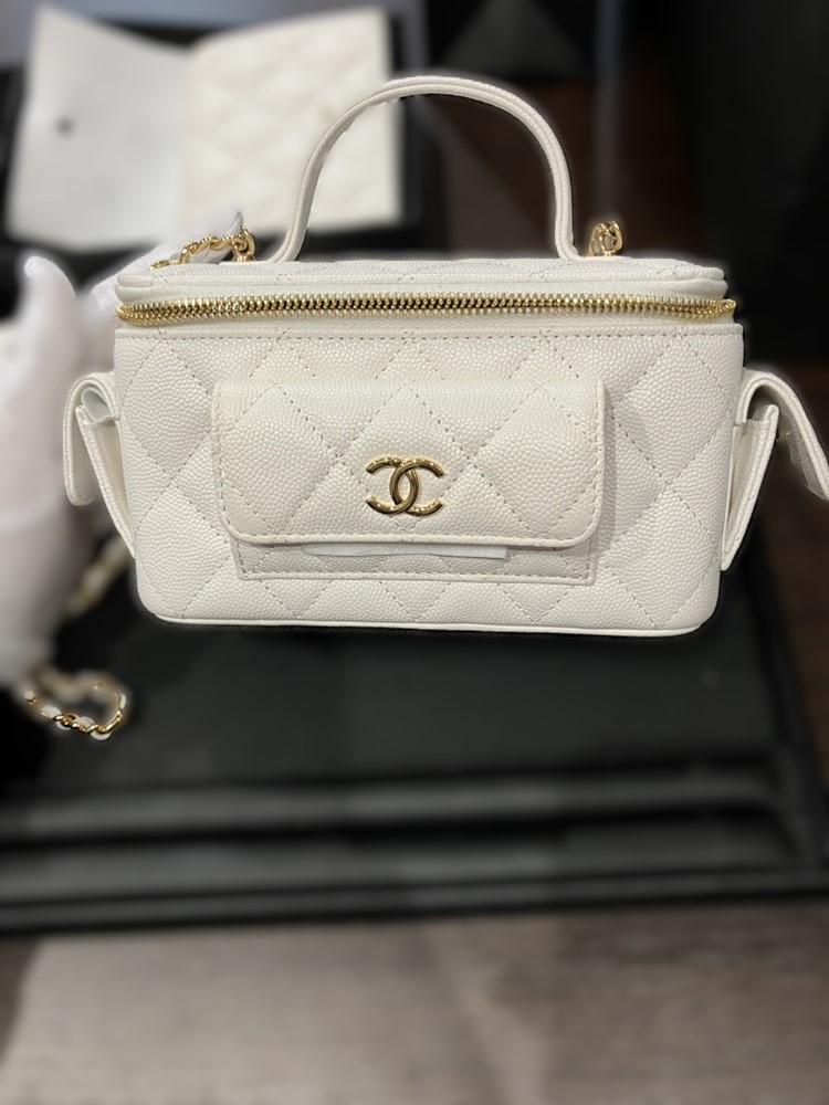 シャネル ヴァニティ ラムスキン ショルダーバッグ