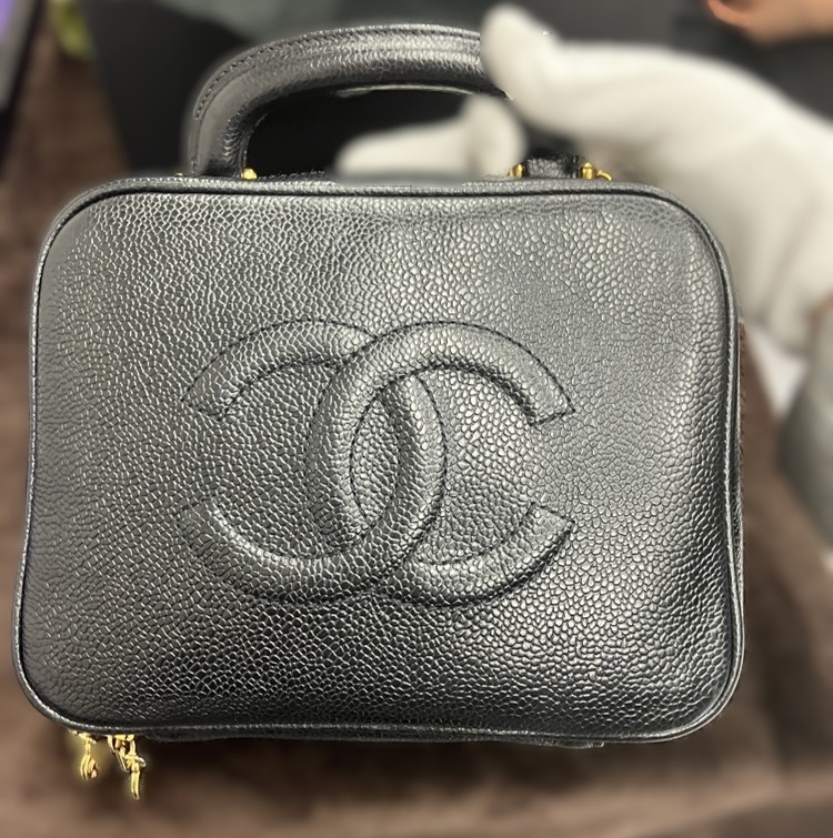 シャネル ヴァニティ キャビアスキン ショルダーバッグ