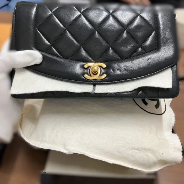 シャネル マトラッセ ダイアナフラップ ラムスキン