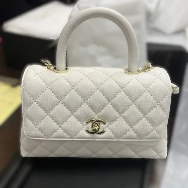 シャネル ココハンドル キャビアスキン