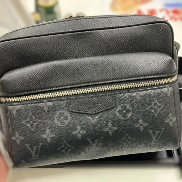 ルイ・ヴィトン タイガラマ アウトドアメッセンジャーPM M30233