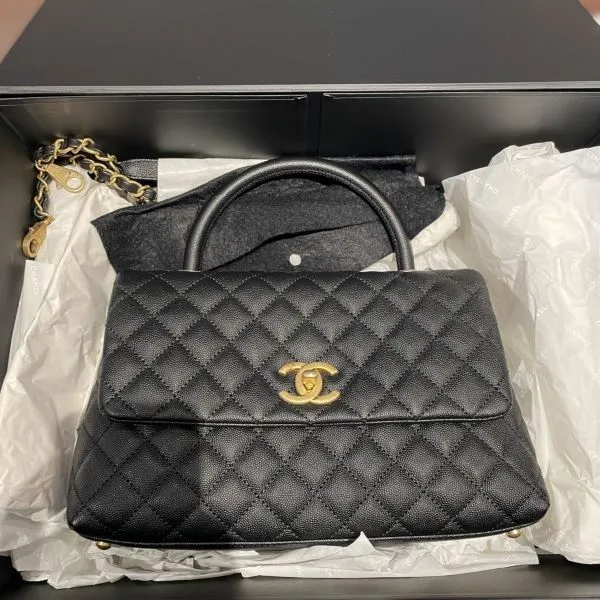 シャネル ココハンドル キャビアスキン