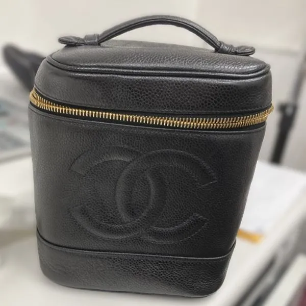 シャネル ヴァニティ キャビアスキン