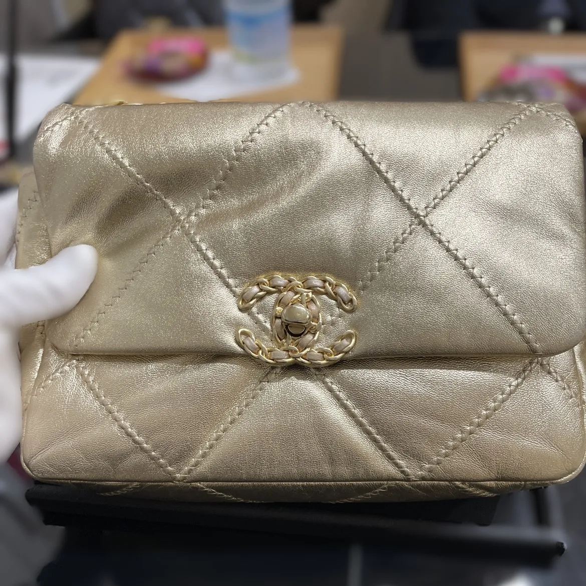シャネル 19フラップバッグ シャンパンゴールド