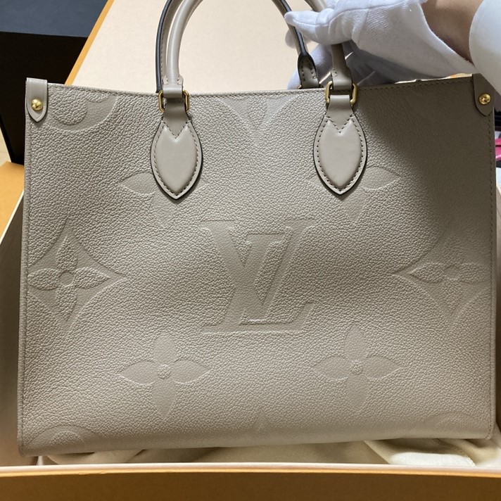 ルイヴィトン　オンザゴー　M45607