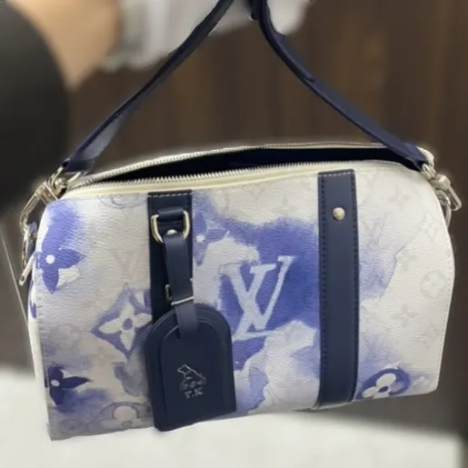 ルイ ヴィトン モノグラム・ウォーターカラー シティキーポル