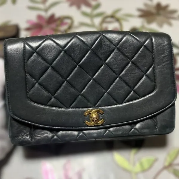 シャネル ダイアナ マトラッセ ラムスキン