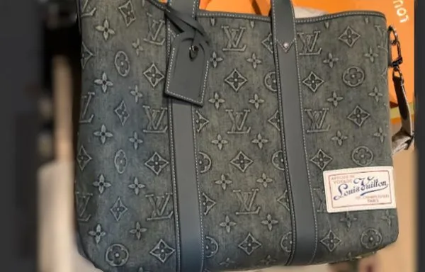 ルイ・ヴィトン モノグラム・ウォッシュデニム ウィークエンドトートNM