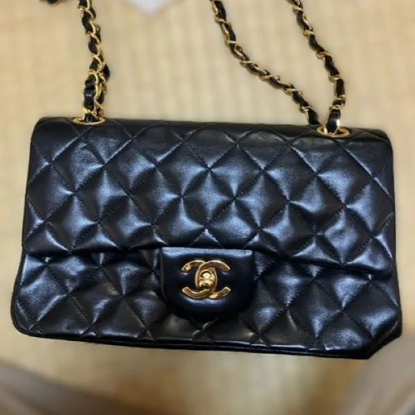 シャネル マトラッセ ラムスキン ダブルフラップ