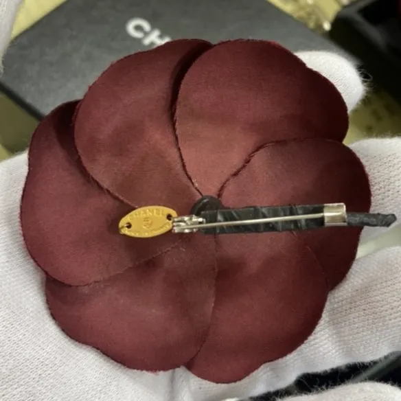 シャネル　カメリア コサージュ
