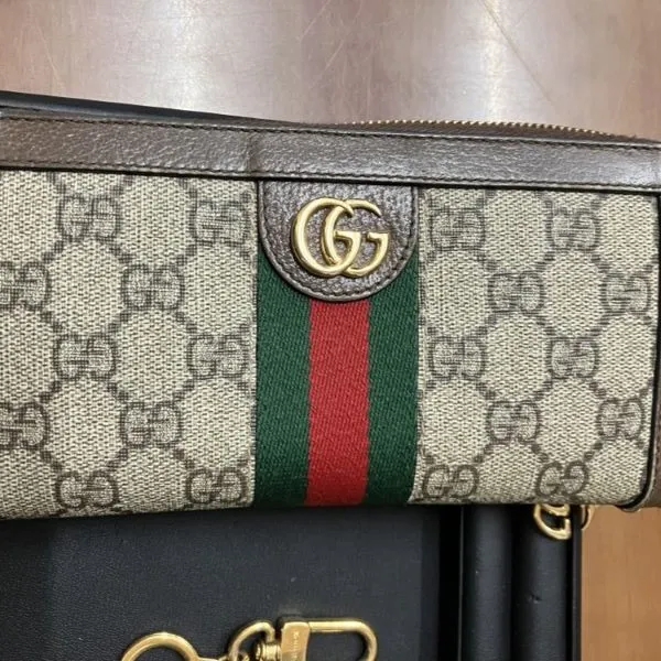グッチ　GGスプリーム　長財布