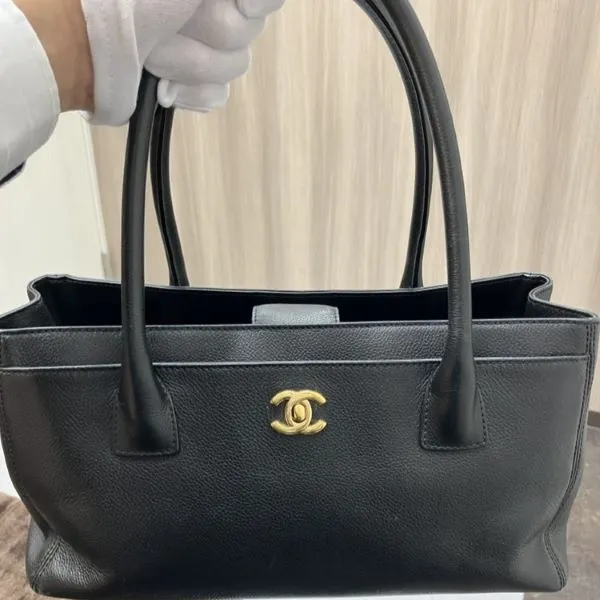 シャネル　エグゼクティブトート　レザー