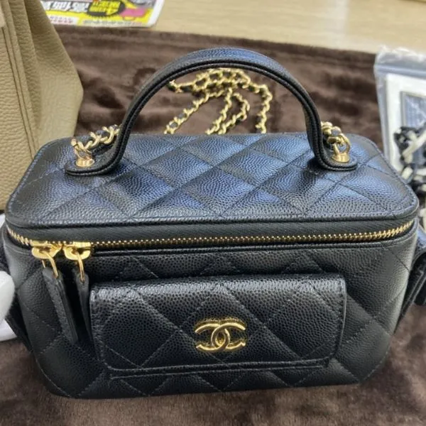 シャネル　バニティバッグ　キャビアスキン