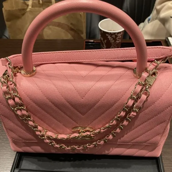 シャネル　ココハンドル　キャビアスキン