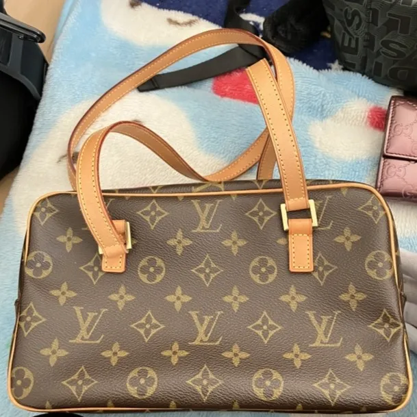 ルイヴィトン　シテMM　モノグラム