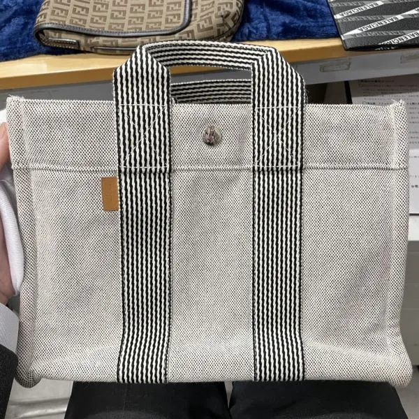 エルメス　ニューフールトゥ　トートバッグ