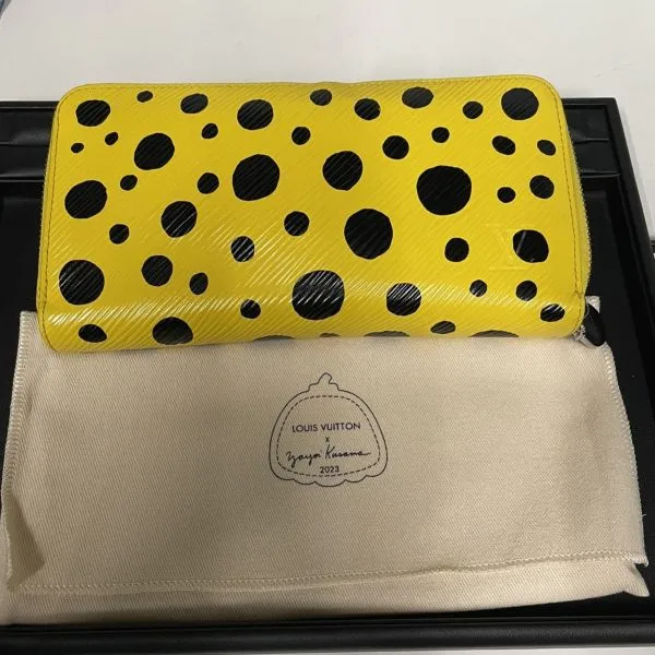 ルイヴィトン　Louis Vuitton×草間彌生 ジッピーウォレット