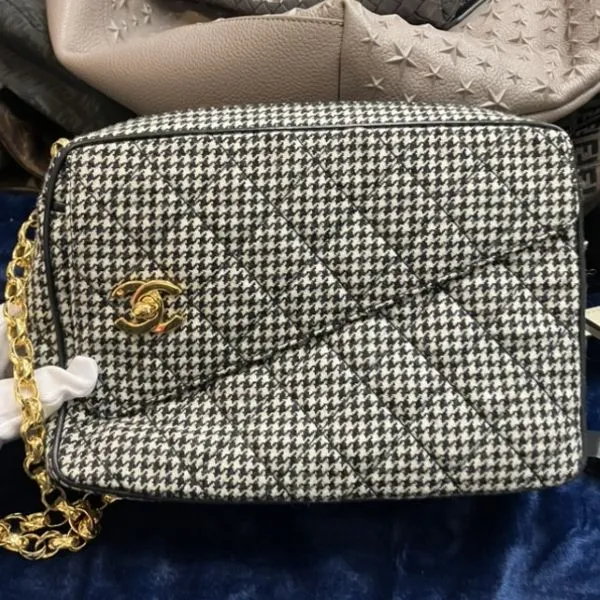 シャネル　ハウンドトゥース チェーンショルダー