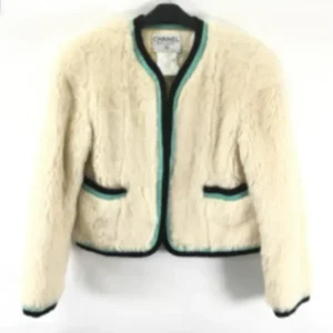 シャネル アウター ベージュ