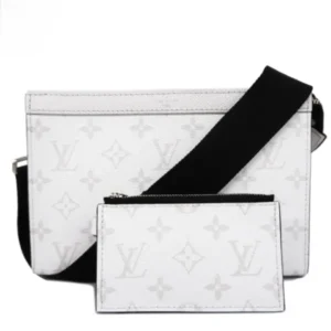 ルイ・ヴィトン タイガラマ ガストンウェアラブルウォレット ショルダーバッグ