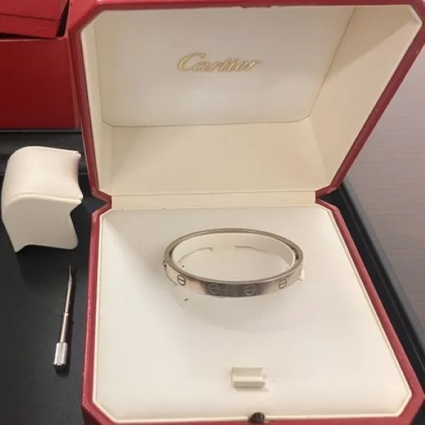 カルティエ　ラブブレス