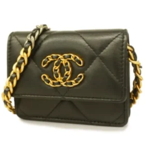 シャネル シャネル19 財布 ラムスキン