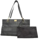 シャネル チョコバー ショルダーバッグ キャビアスキン