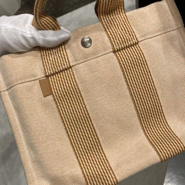 エルメス　ニューフールトゥ　トートバッグ