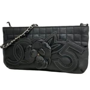 シャネル カメリア チョコバー ショルダーバッグ ラムスキン