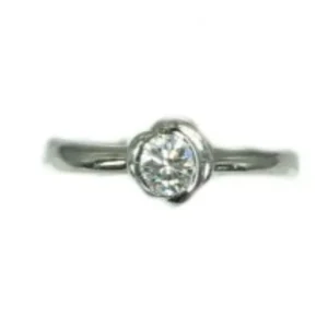 ラザールダイヤモンド リング