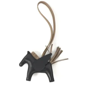 エルメス ロデオペガサスPM チャーム レザー W刻印